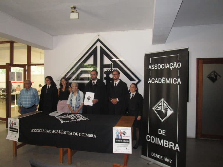 Imagem de um artigo secundário
