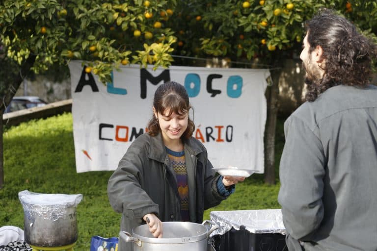Imagem de um artigo secundário