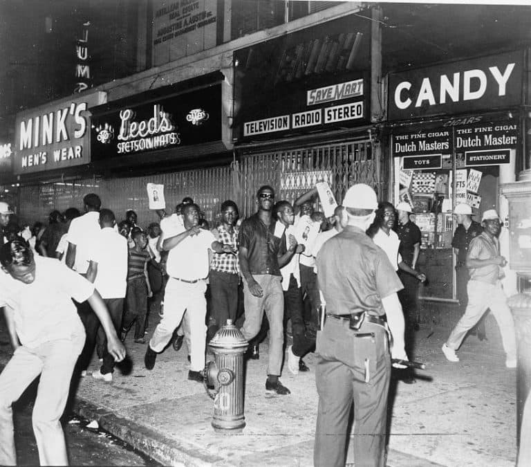 Demonstrators-Harlem-1964