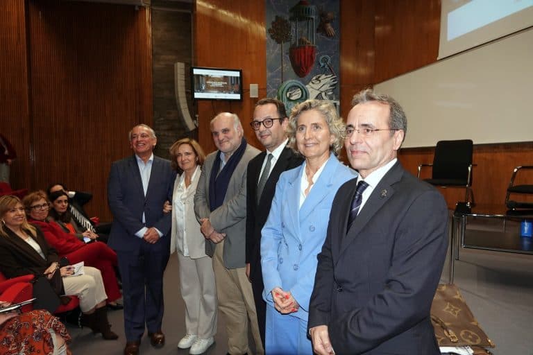 Imagem de um artigo secundário