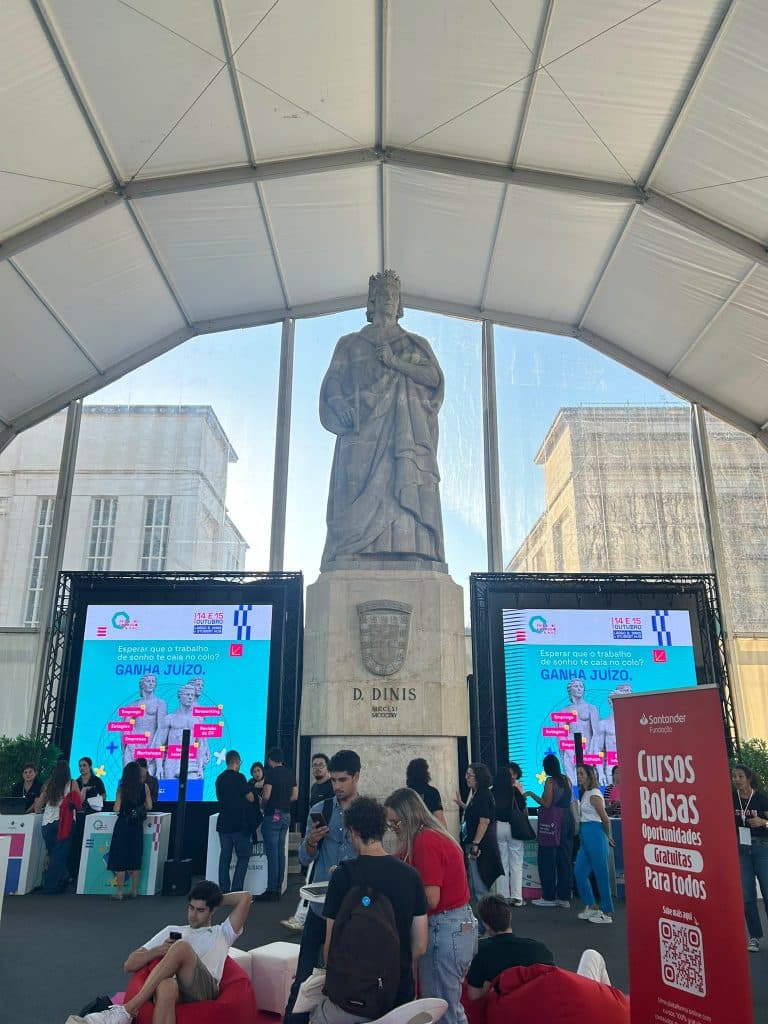 Feira de emprego AAC &